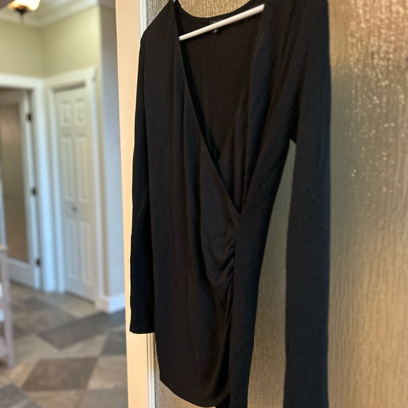 Black Longsleeve Dynamite Top With Ruched Side Detailing - Picture 5 of 7